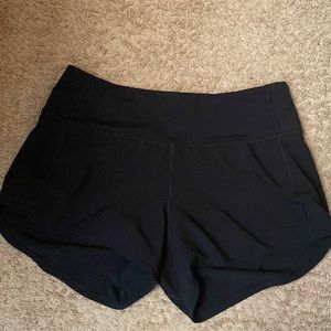Black Lululemon speed up mid-rise lined shorts 2.5”